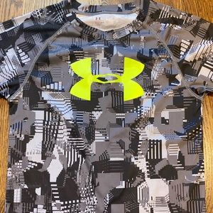 Very good condition boy’s Under Armour Tee Size 7